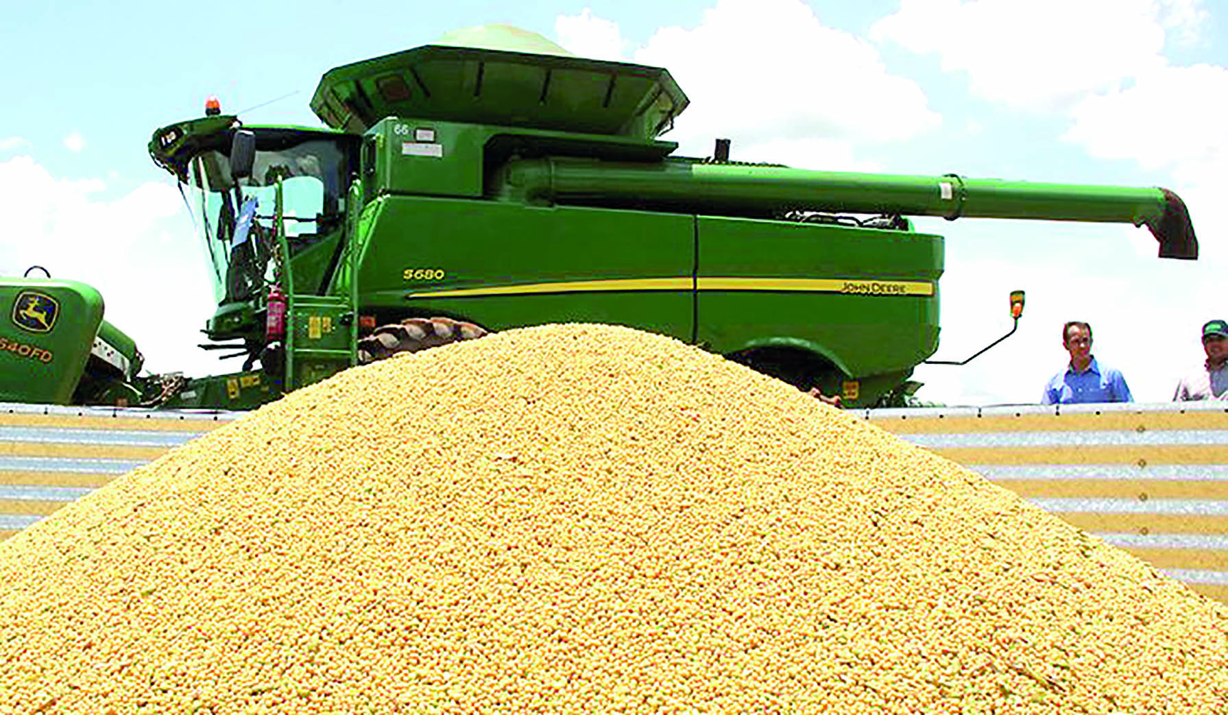 Lavouras de soja em MS devem demandar frota de 297 mil caminhões para escoamento