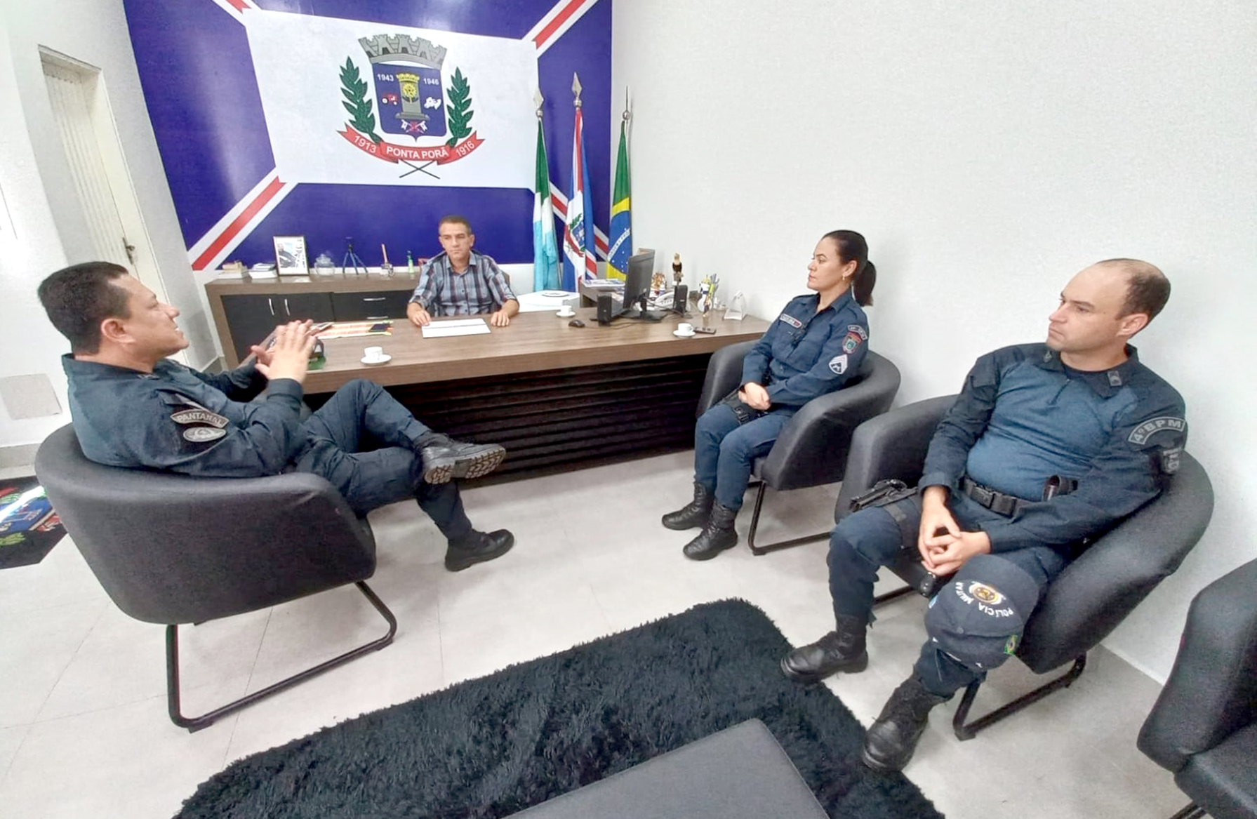 Presidente da Câmara Municipal recebe comandante do 4º Batalhão da Policia Militar