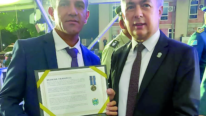 Presidente da Câmara de Ponta Porã recebe condecoração da Polícia Militar