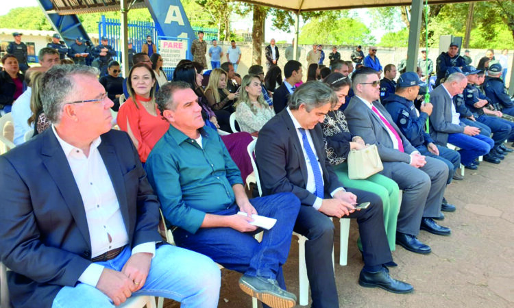 Vereadores prestigiam troca de comando na Polícia Militar
