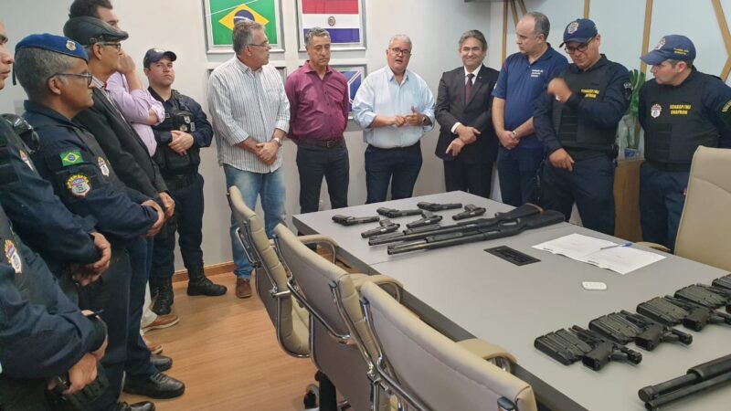 Secretaria Municipal de Segurança Pública recebe armamento e anuncia curso de armamento, munição e tiro para a GCMFRON