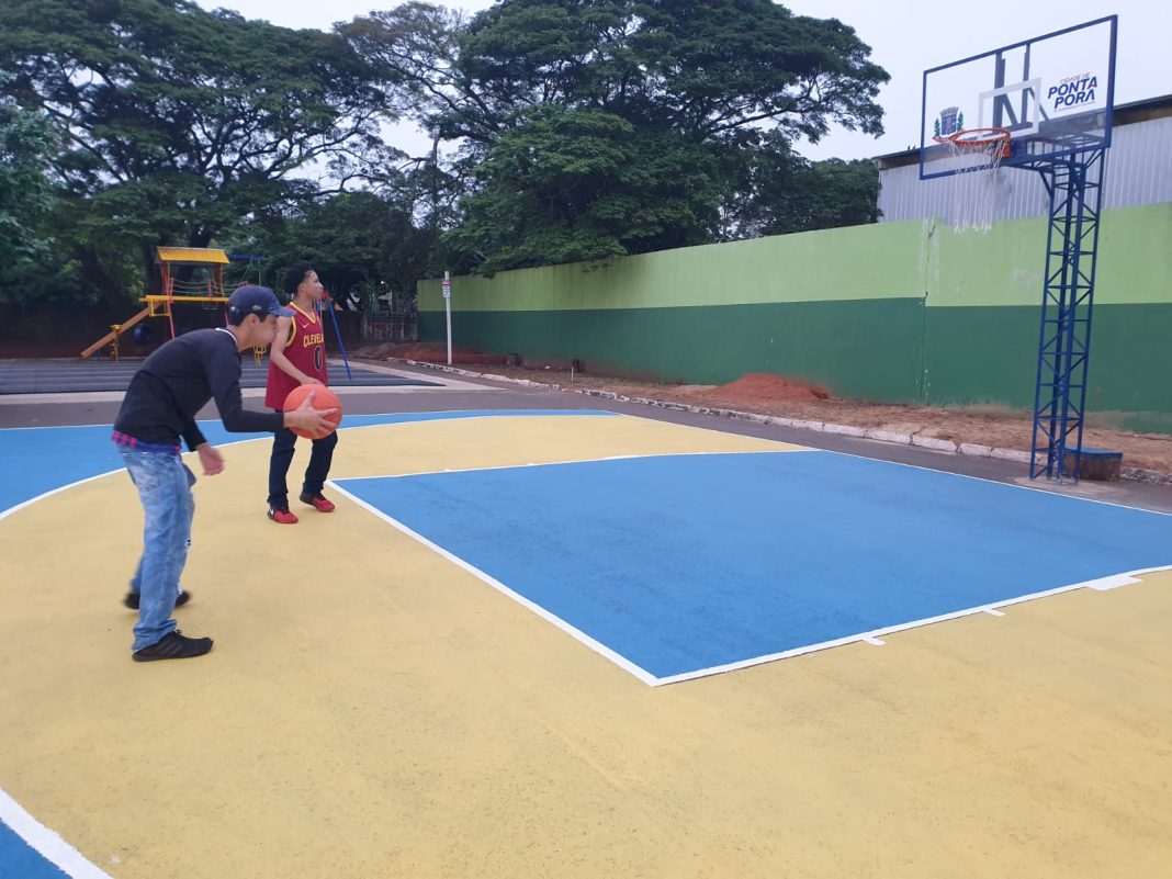Quadra de basquete 3×3 é instalada no Horto Florestal