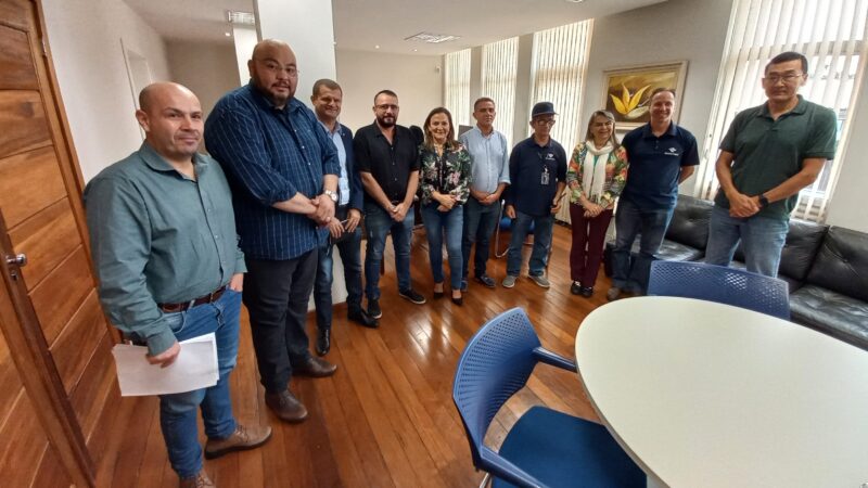 Vereadores vão à Receita Federal para saber causas dos congestionamentos de caminhões