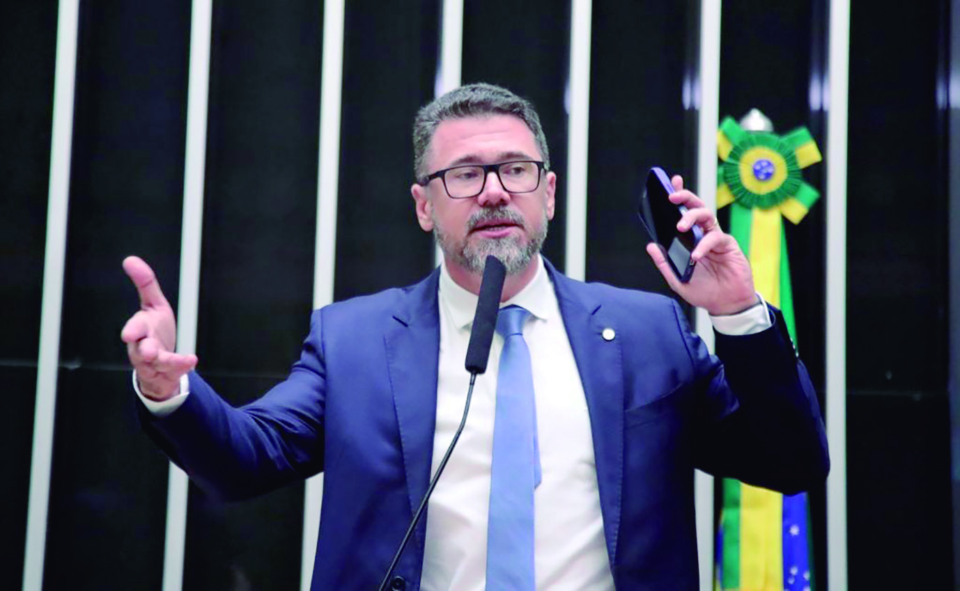Sem Catan e Pollon, Azambuja define nova executiva estadual do PL