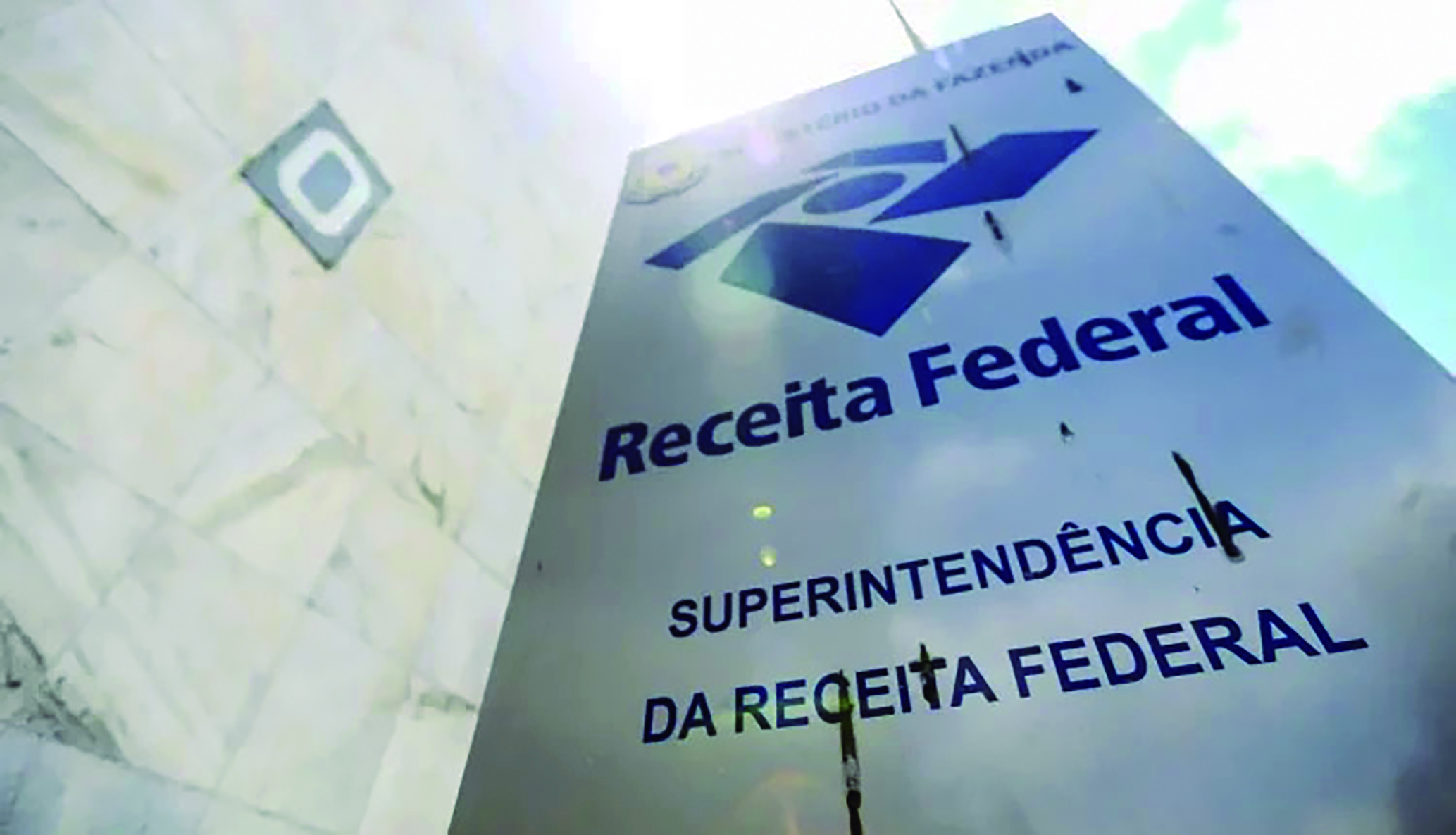 Receita nega aumento de imposto para professores com novo piso