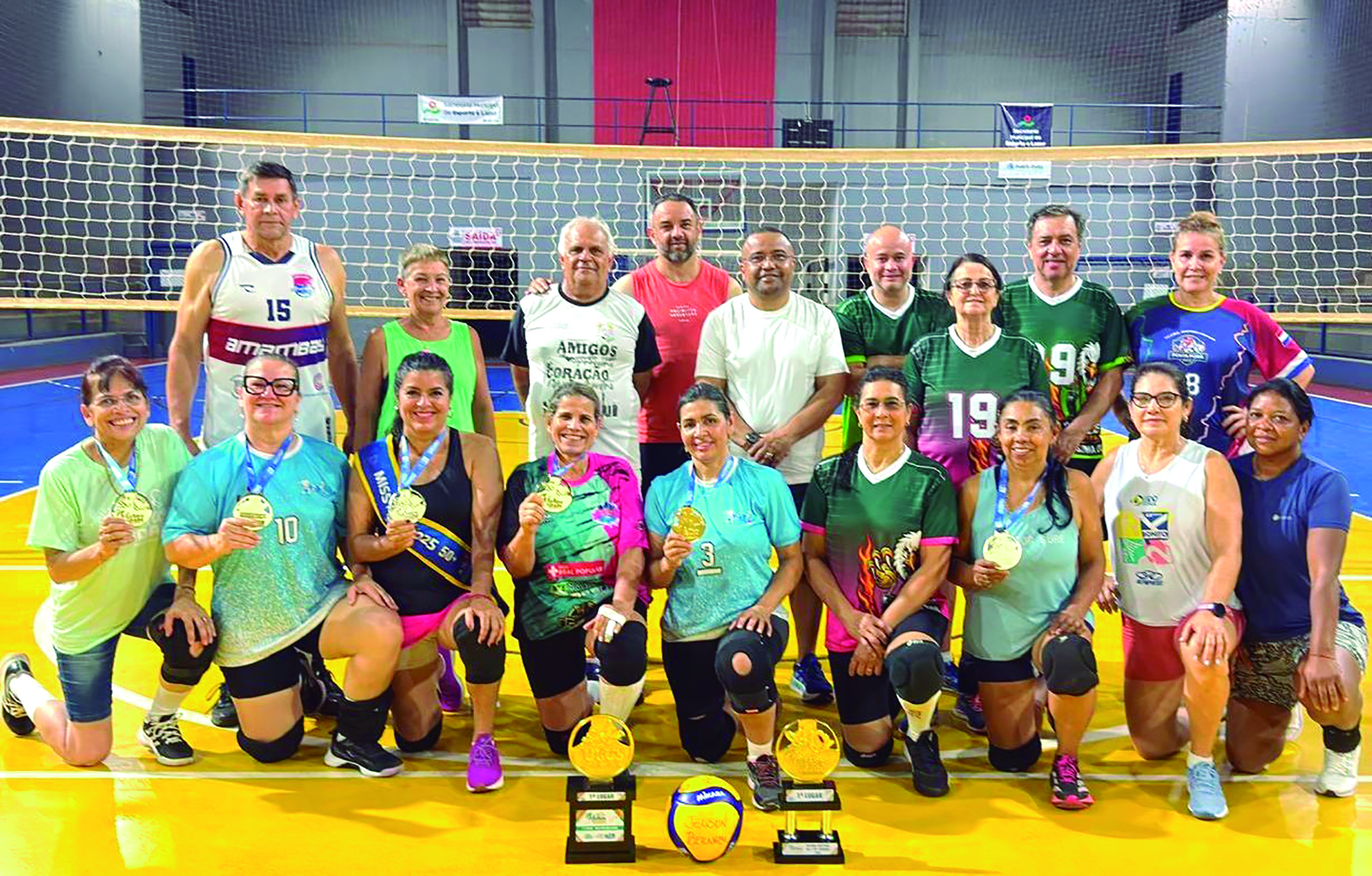 Incentivo ao Esporte: Presidente da Câmara, Jelson Bernabé, acompanha treino e apoia projeto de Voleibol 45+ em Ponta Porã