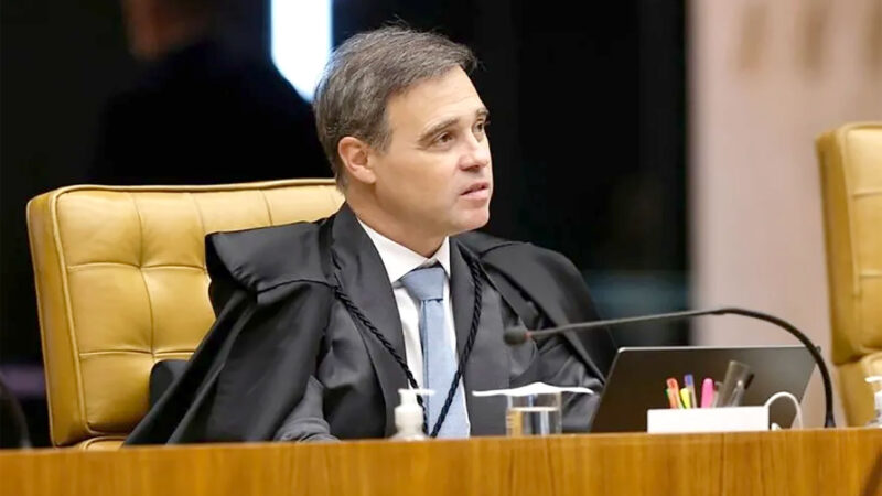 “Não cabe ao TSE”: André Mendonça se manifesta sobre a disputa de sigilos entre Lula e Flávio