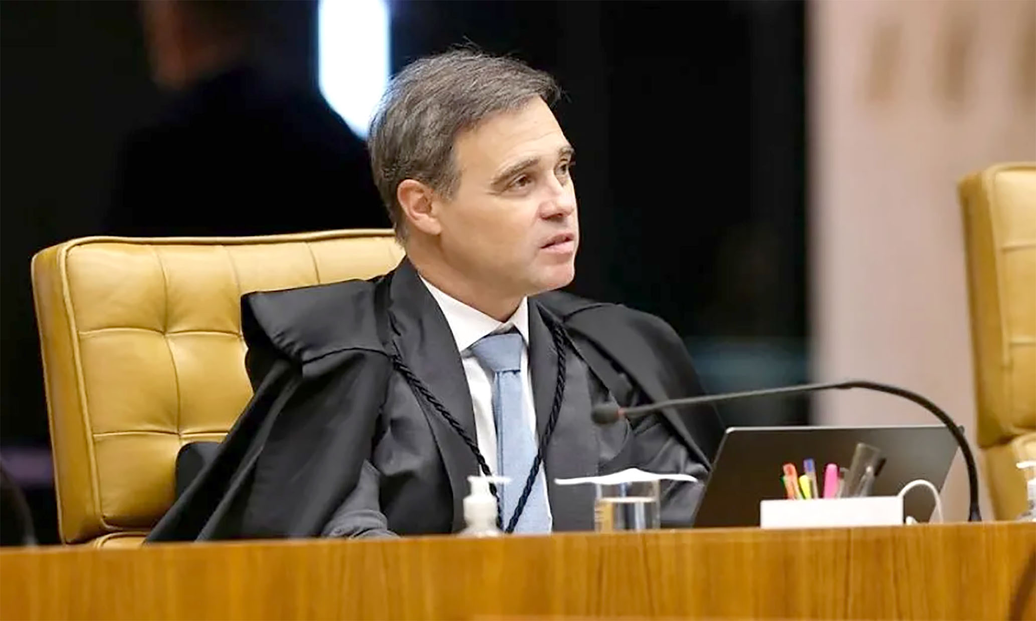 “Não cabe ao TSE”: André Mendonça se manifesta sobre a disputa de sigilos entre Lula e Flávio