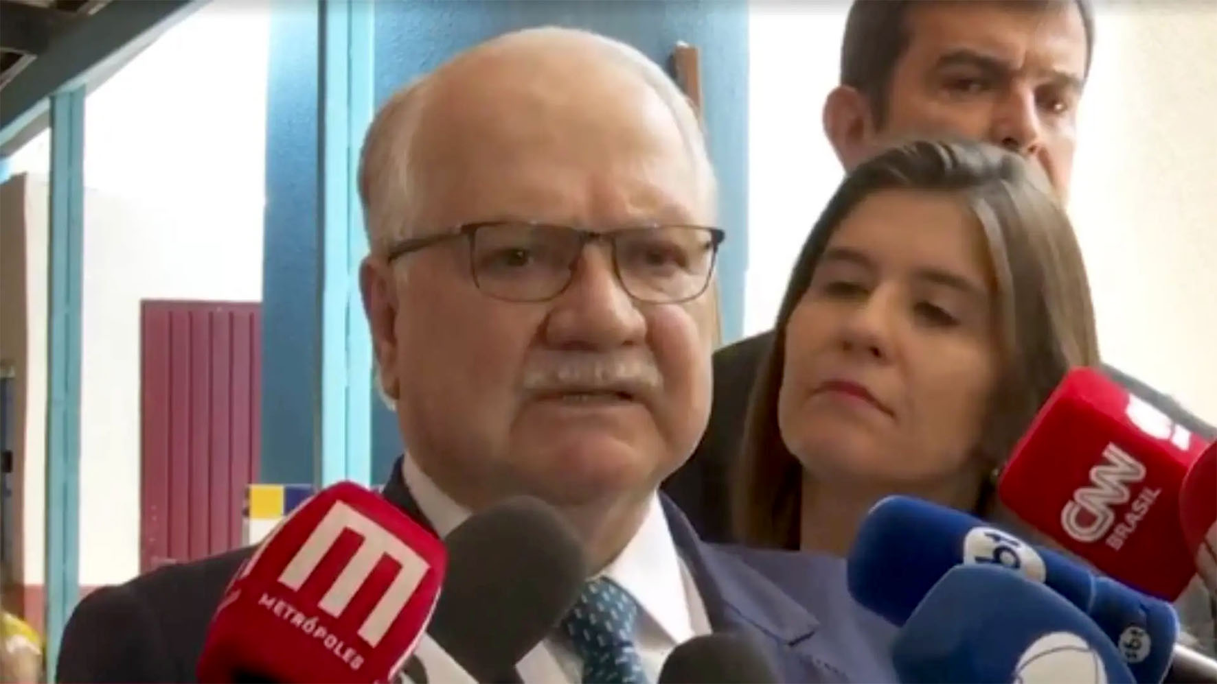 ‘Todo poder emana do povo’, Fachin defende a soberania popular ao votar em Brasília